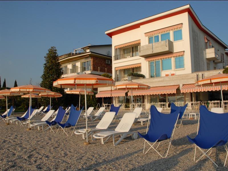 Le Petit Du Lac Sirmione Luaran gambar